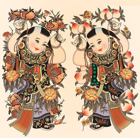 中國傳統裝飾圖案的小夥子擺手