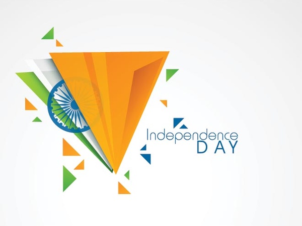 kreative Dreieck Form dreifarbig mit Asoka Rad indischen Unabhängigkeitstag Hintergrund