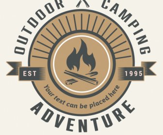 Aventura Camping Logotipo Fuego Madera Bosque Boceto Diseño Clásico
