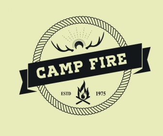 Camping Logotipo Clásico Círculo Cinta Fuego Cornamentas Decoración