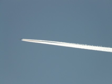 航空機飛行機雲が飛んで