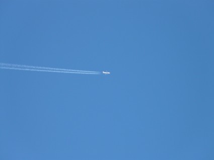 Aircraft Fly Contrail