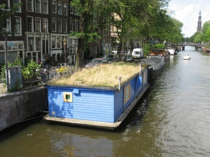 Amsterdam, le canal de la barge