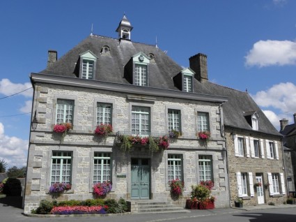 Antrain Pháp town hall