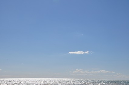 شاطئ البحر السماء