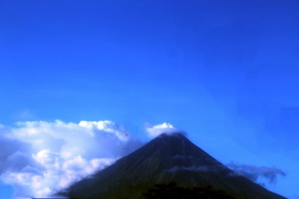 马荣火山的美丽形象