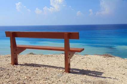 長凳和海
