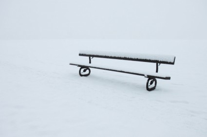 在冬天的板凳