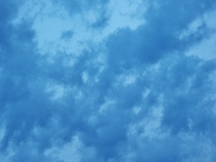 nuvole e cielo blu