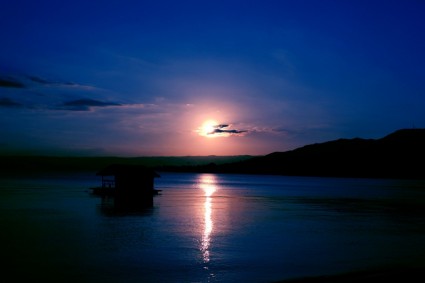 藍色夕陽的背景