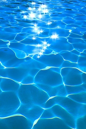 青い水の背景画像