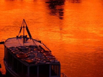 Boot Wasser Sonnenuntergang rot orange
