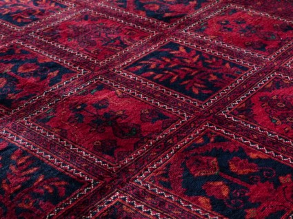 Carpet Red Tying