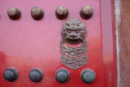 kepala singa Cina pintu