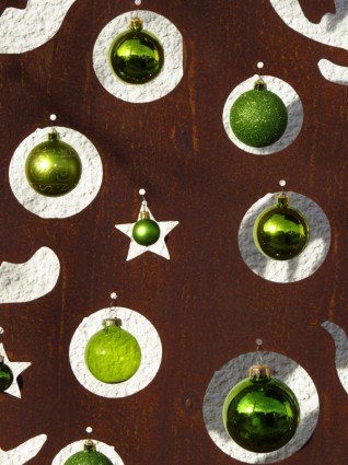 glaskugeln logam pohon Natal