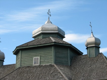 سقف الكنيسة الصلبان