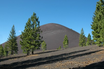 燃えがらの円錐形ラッセン国立火山公園カリフォルニア州
