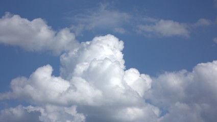 Wolken-himmelblau