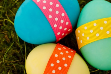 coloridos huevos de Pascua