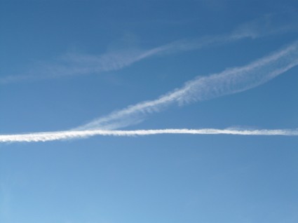 飛行機雲空雲