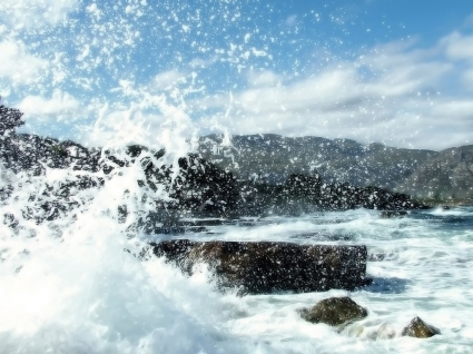 zusammenstoßende Wellen Bilder-Strände-Natur