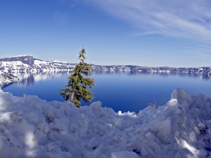 Crater-Lake-Oregon-usa