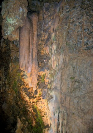 parede da caverna de cristal