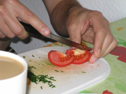 Schneiden von Tomaten Kochen