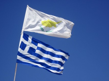 Chipre y bandera griega