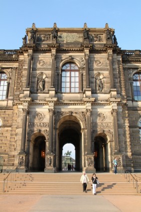 Дрезден Германия Цвингер
