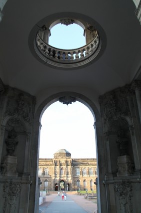 ドレスデン ドイツ ツヴィンガー宮殿