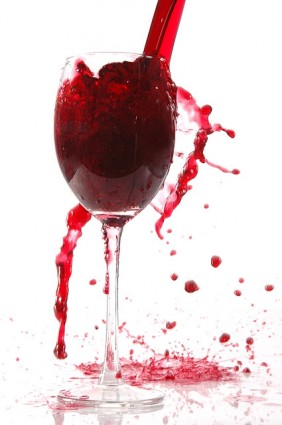 高級の赤ワインの画像