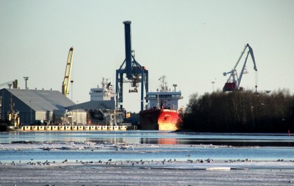 フィンランドの港の船