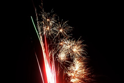 fuegos artificiales en el cielo