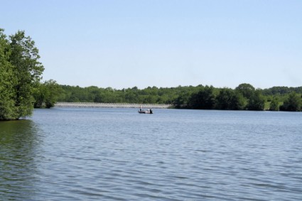 退役軍人記念湖での釣り