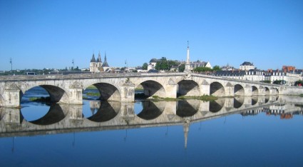 Frankreich-Brücke-Stadt