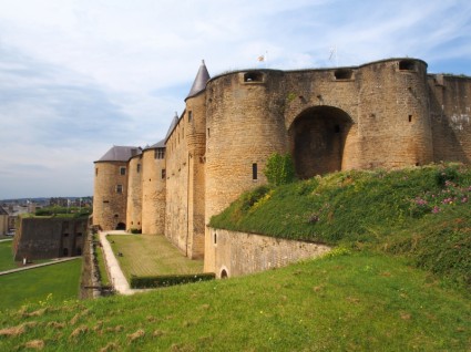 Frankreich-Burgmauer