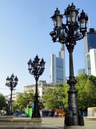 postes de luz de Frankfurt Alemania