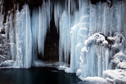 冰凍的瀑布