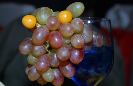 青い果実のブドウ