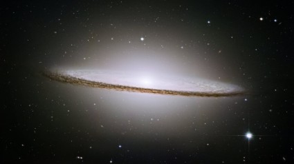 galáxia ngc m104