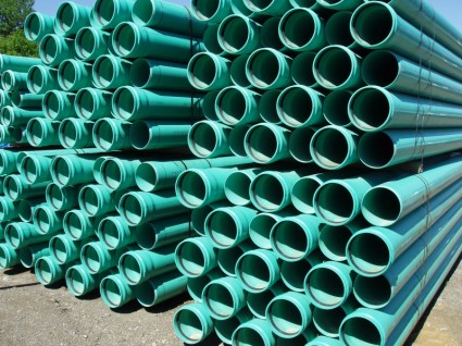 tubos de alcantarilla verde