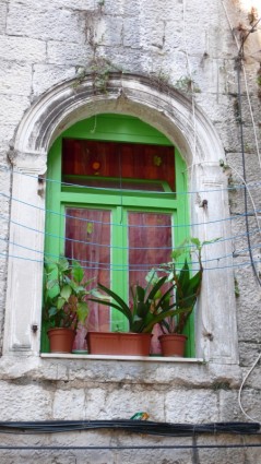janela verde em split Croácia