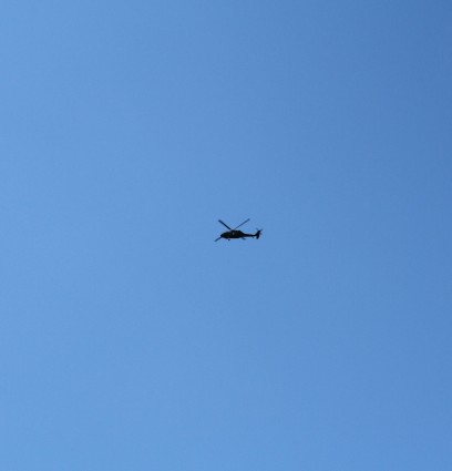 直升機在天空中