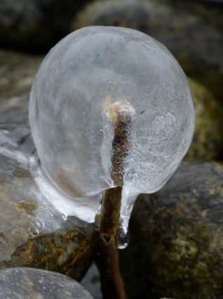 Eis gefrorene Kugel