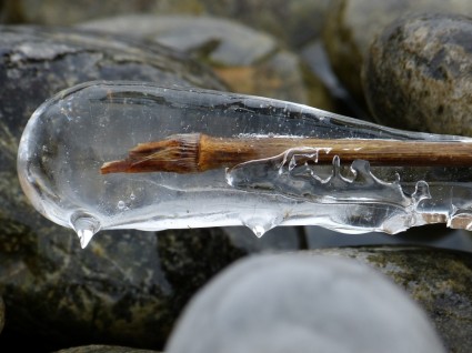 Eis gefrorenes Wasser