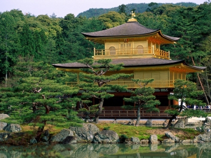 mondo di Kinkakuji temple Sfondi Giappone