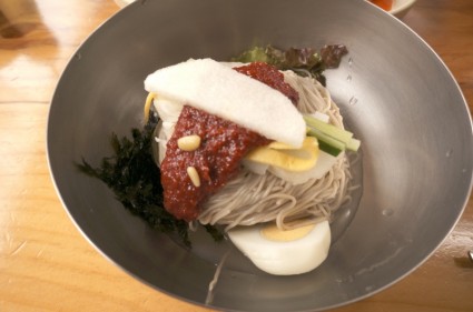 Koreański jedzenia makaronu makguksu
