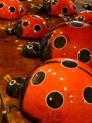 keramik tembikar ladybug