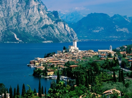 Lake Garda Wallpaper Italy World